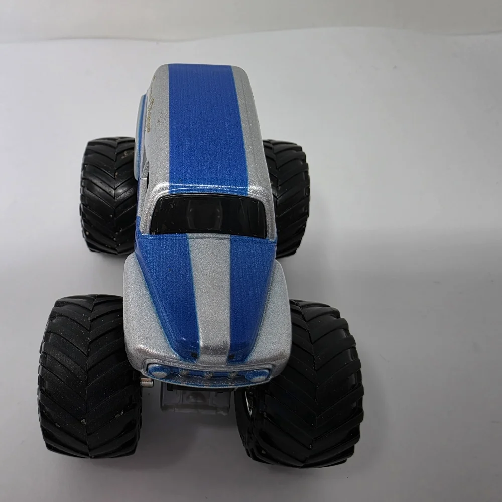 Hot Wheels Monster Jam Grave Digger Truck